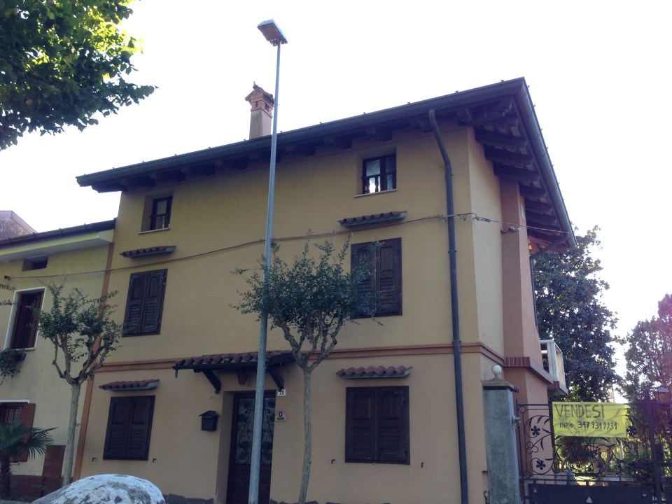 <span style="color: #800000;">House of The Tinos Family at Via San Marco, Strassoldo. Sold in the 1920's by Giovanni Tinos to Giovanni Baldas. Photos taken in September 2015 by Juliana Areias.</span> <span style="color: #008080;">(Casa da Família Tinos na Via San Marco, Strassoldo. Foi vendida nos anos 1920 por Giovanni Tinos para Giovanni Baldas. Photos tiradas em setembro de 2015 por Juliana Areias).</span>